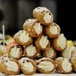 Cannoli siciliani: la ricetta originale e i trucchi per una cialda croccante
