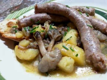 Salsiccia patate e funghi