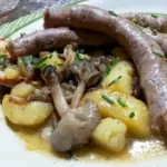 Salsiccia patate e funghi