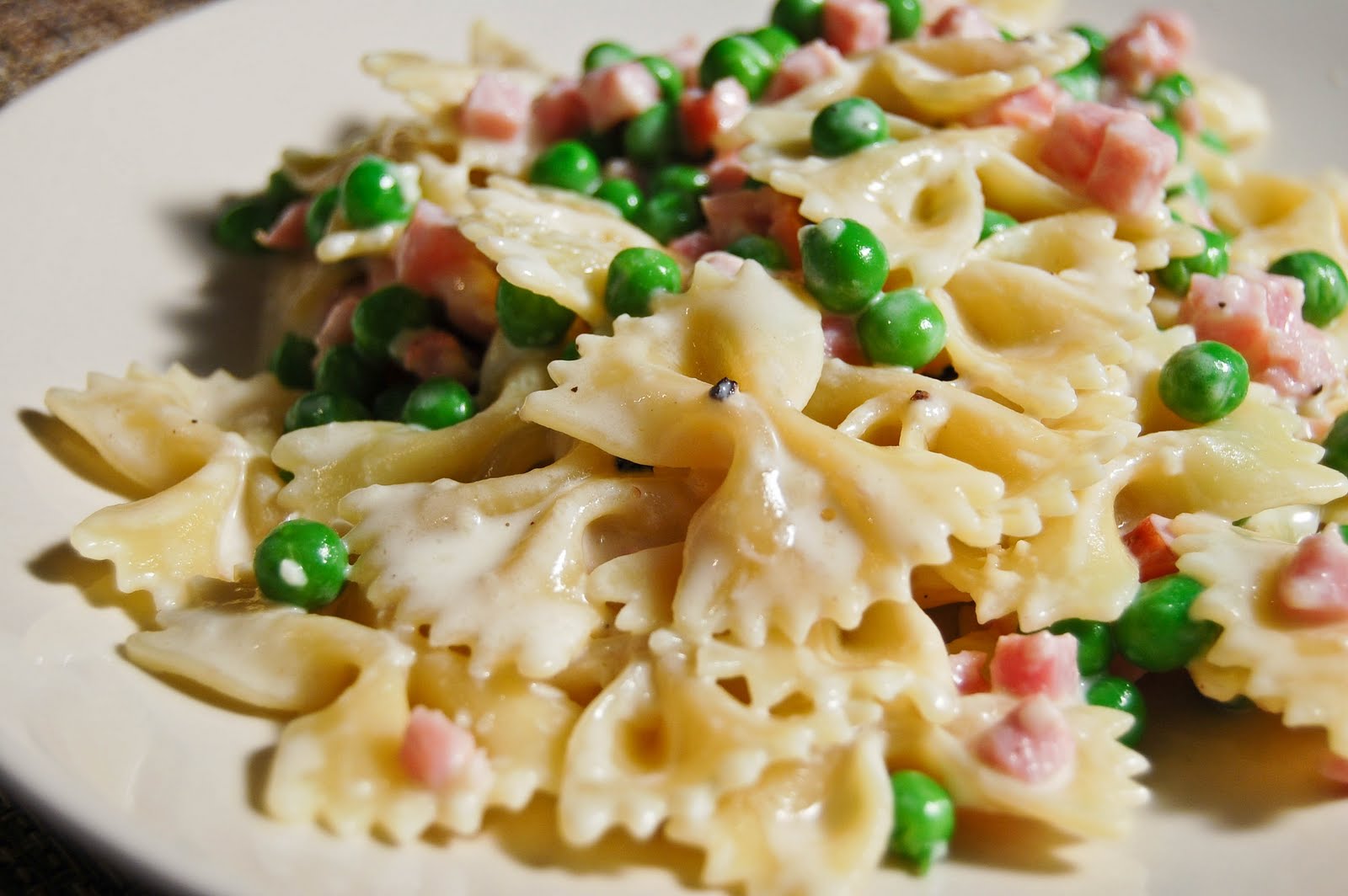 Farfalle prosciutto e piselli bimby