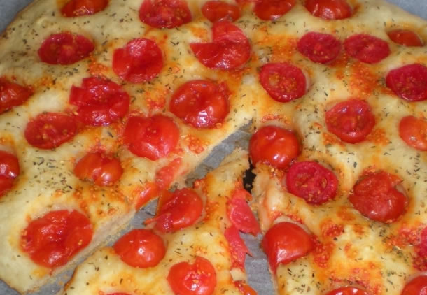Focaccia con Pomodorini e Mozzarella Bimby