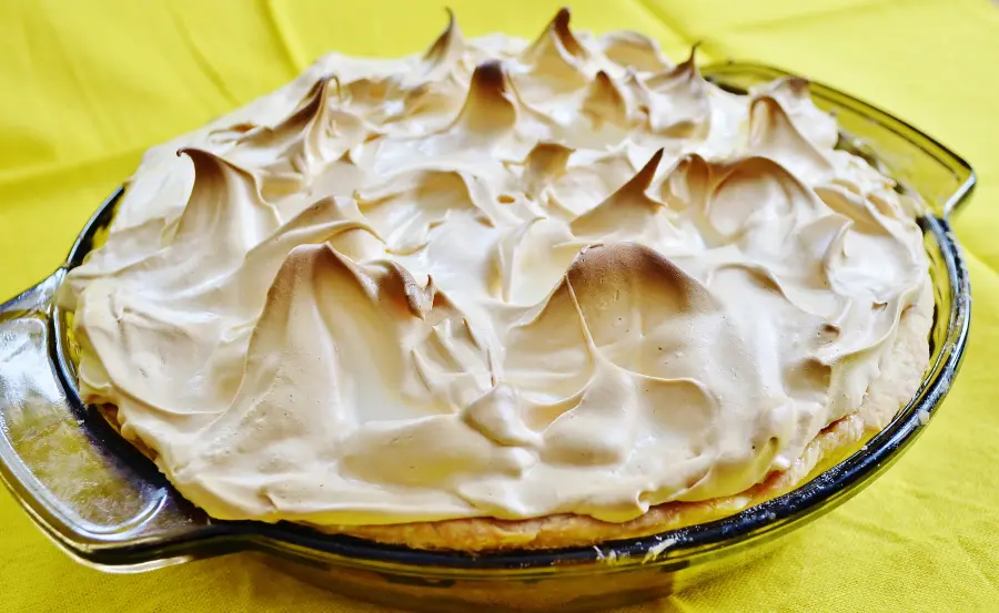 Crostata Meringa e albicocca